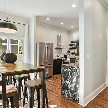 Sun Lit Modern Home With Good Vibes And Lots Of Coffee - Designedbydom Atlanta Exteriör bild