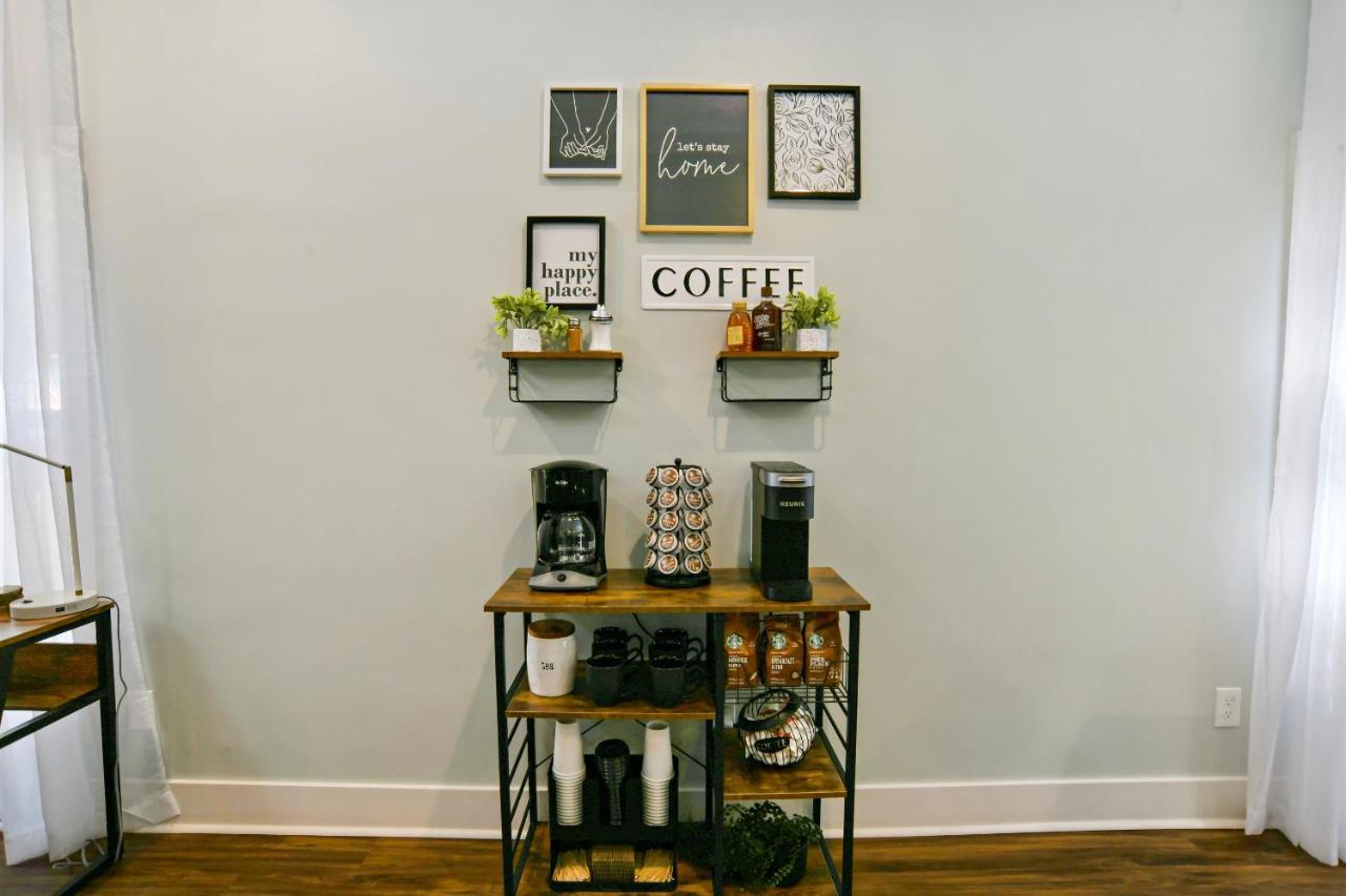 Sun Lit Modern Home With Good Vibes And Lots Of Coffee - Designedbydom Atlanta Exteriör bild