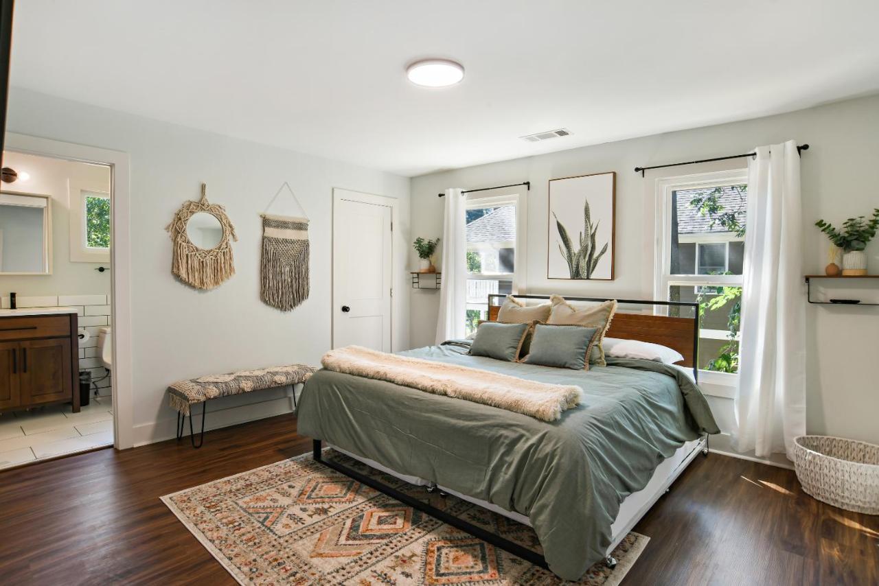 Sun Lit Modern Home With Good Vibes And Lots Of Coffee - Designedbydom Atlanta Exteriör bild