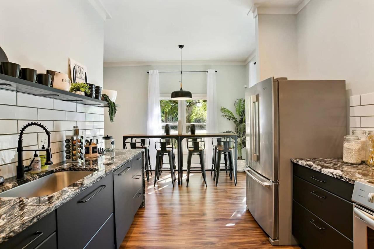 Sun Lit Modern Home With Good Vibes And Lots Of Coffee - Designedbydom Atlanta Exteriör bild